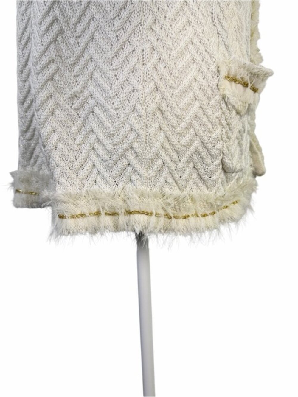 Chico’s Size 1 Cream Chevron Knit Cardigan Gold Metallic Fringe Trim - Picture 4 of 11
